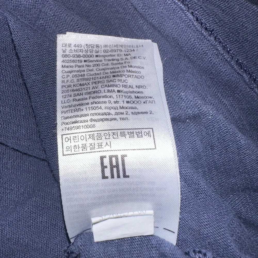Banana Republic Vintage 3-Button T-Shirt (Size L)